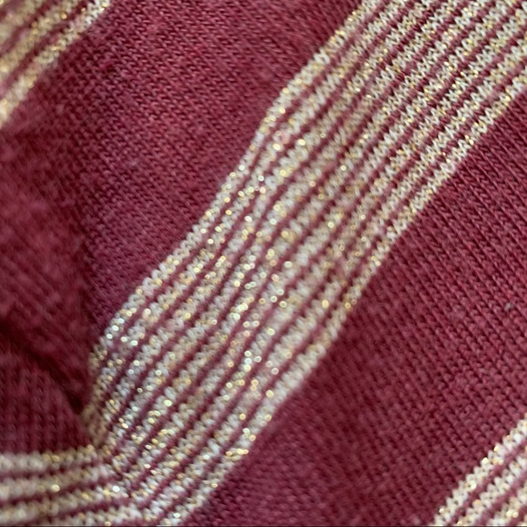 Small Casual Red Striped Hollister Turtle Neck - Picture 5 of 6